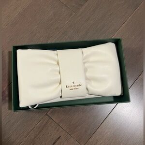 NWT Kate Spade Millie Bow Medium Wristlet Meringue